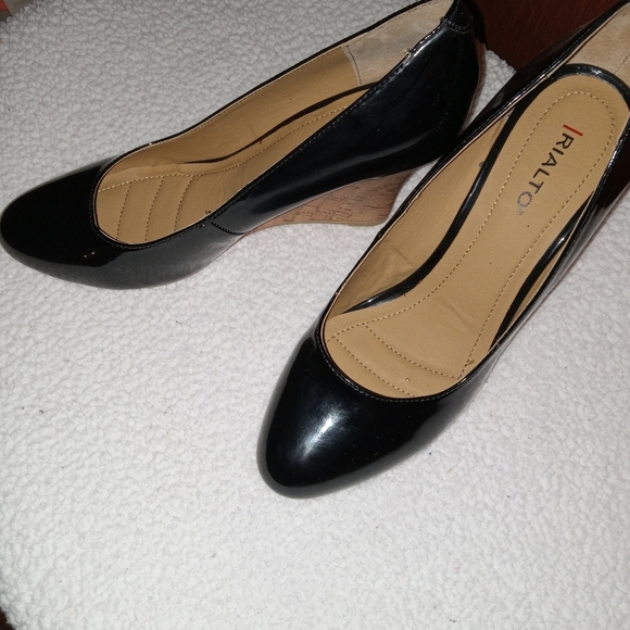 Rialto Like New Never Worn Black Patent Celina Cork Wedge Shoe size 10M - Picture 2 of 8